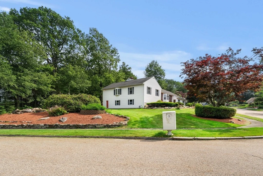 10 Sumac Circle, Holden