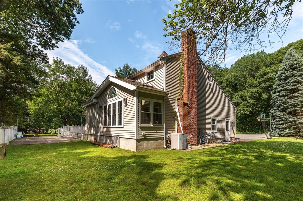 2 Sigmund St, Lynnfield