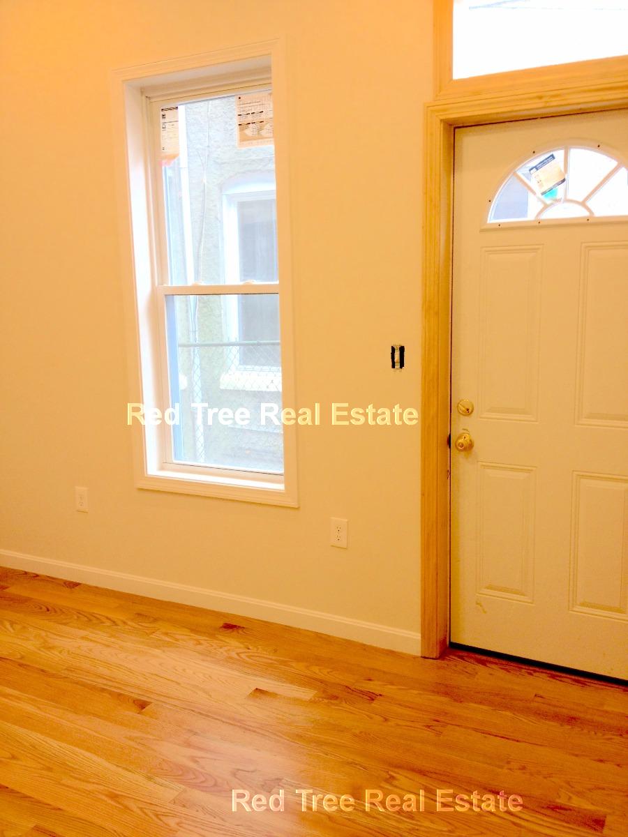 10 Moreland St, Roxbury