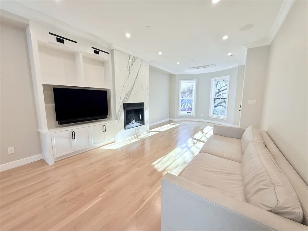 143 Warren Ave, South End