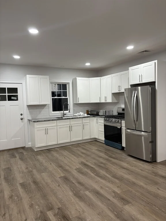 943 County St, Fall River