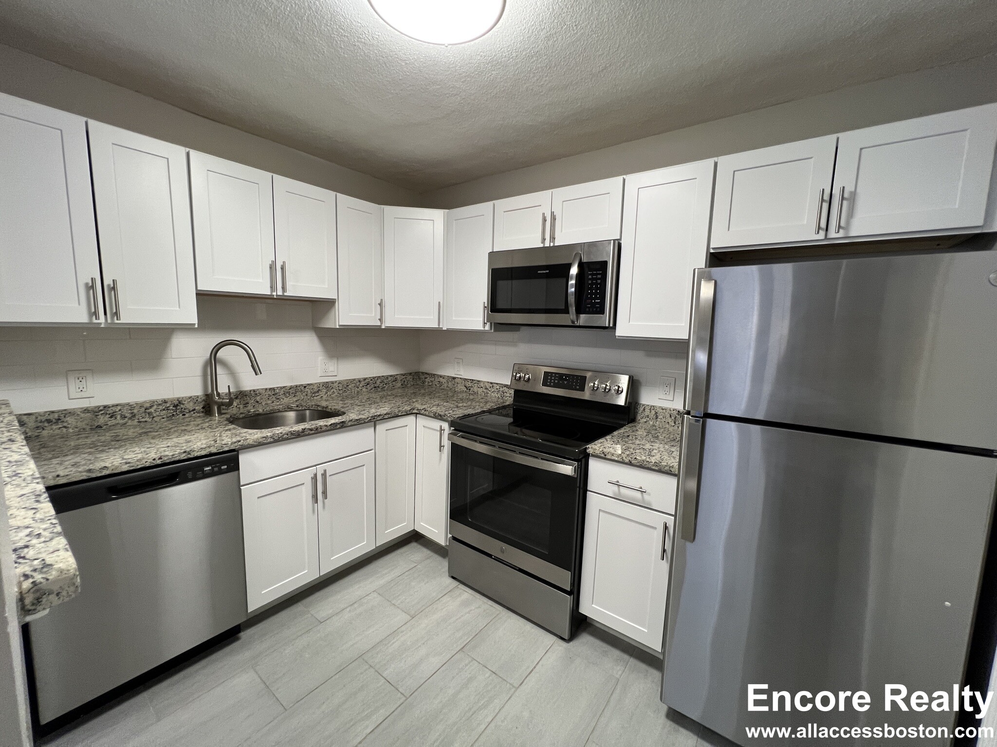 280 Grove St, Auburndale