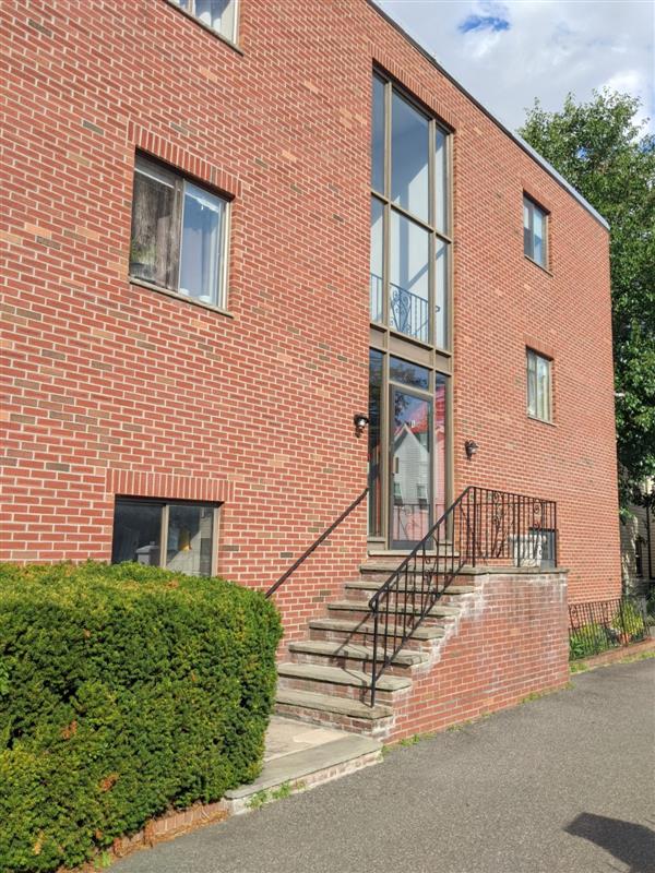 86 Newbury St, Teele Square