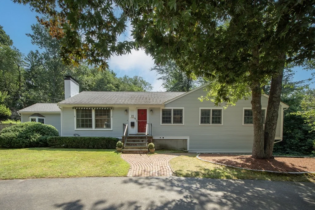 45 Old Pasture Rd, Cohasset