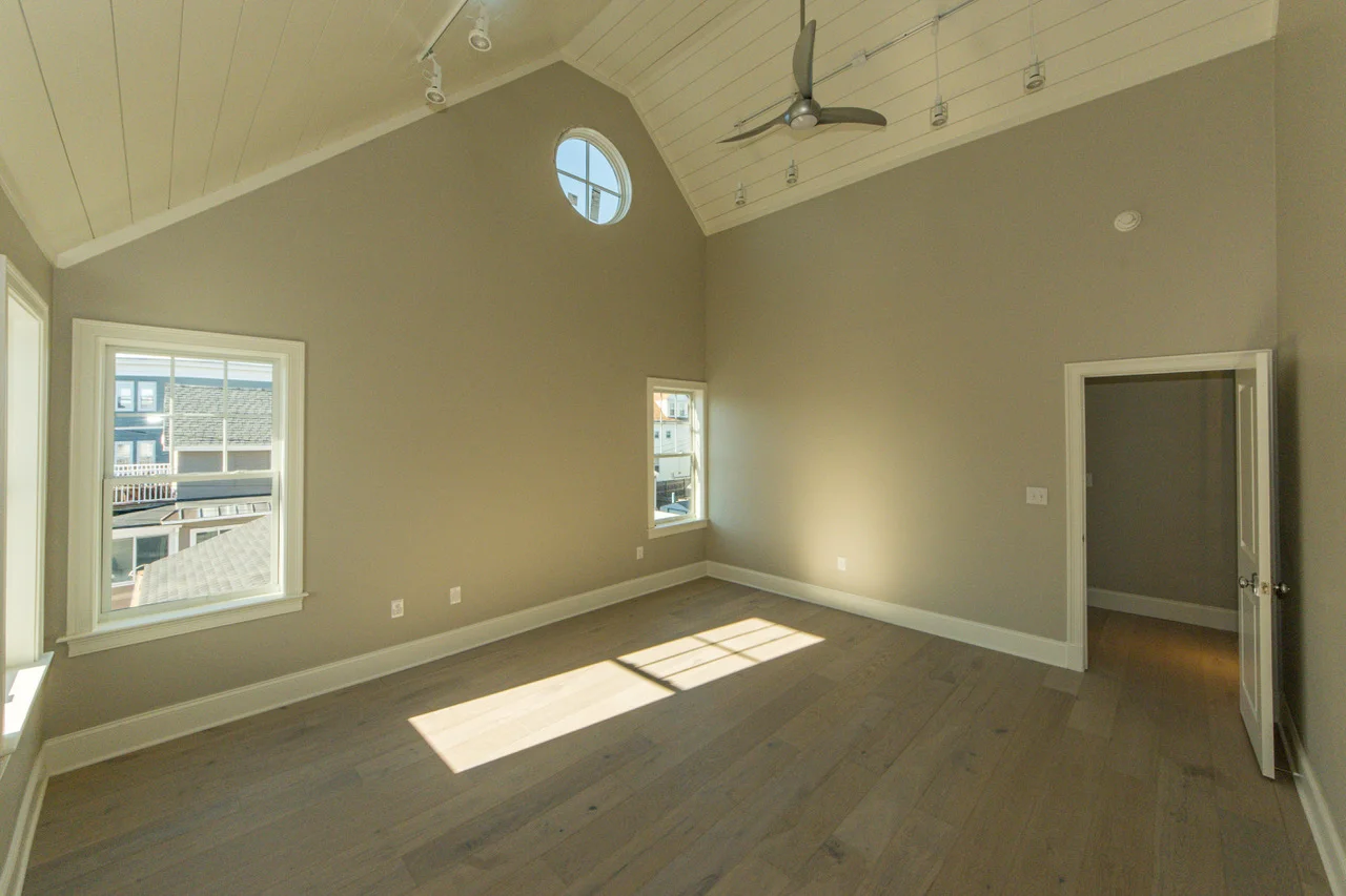 176 Winthrop Shore Dr, Winthrop