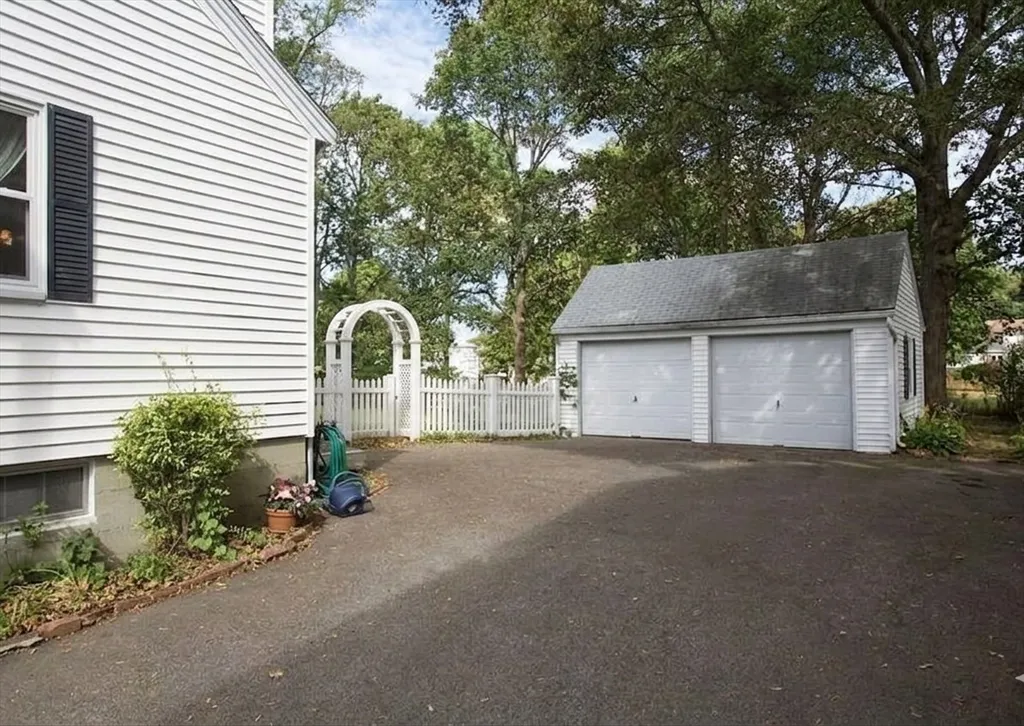 188 South, South Quincy