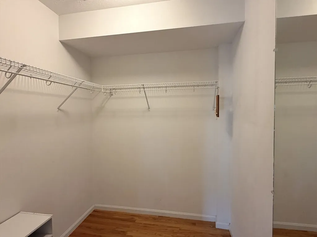 7 Conant Rd, Winchester