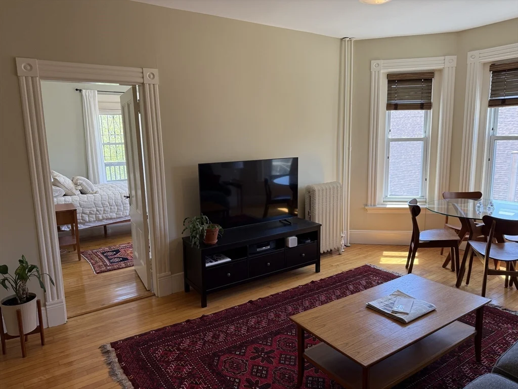 128 Magazine St, Cambridgeport