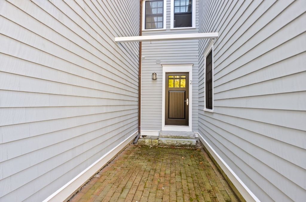 108 Elm St, Cohasset
