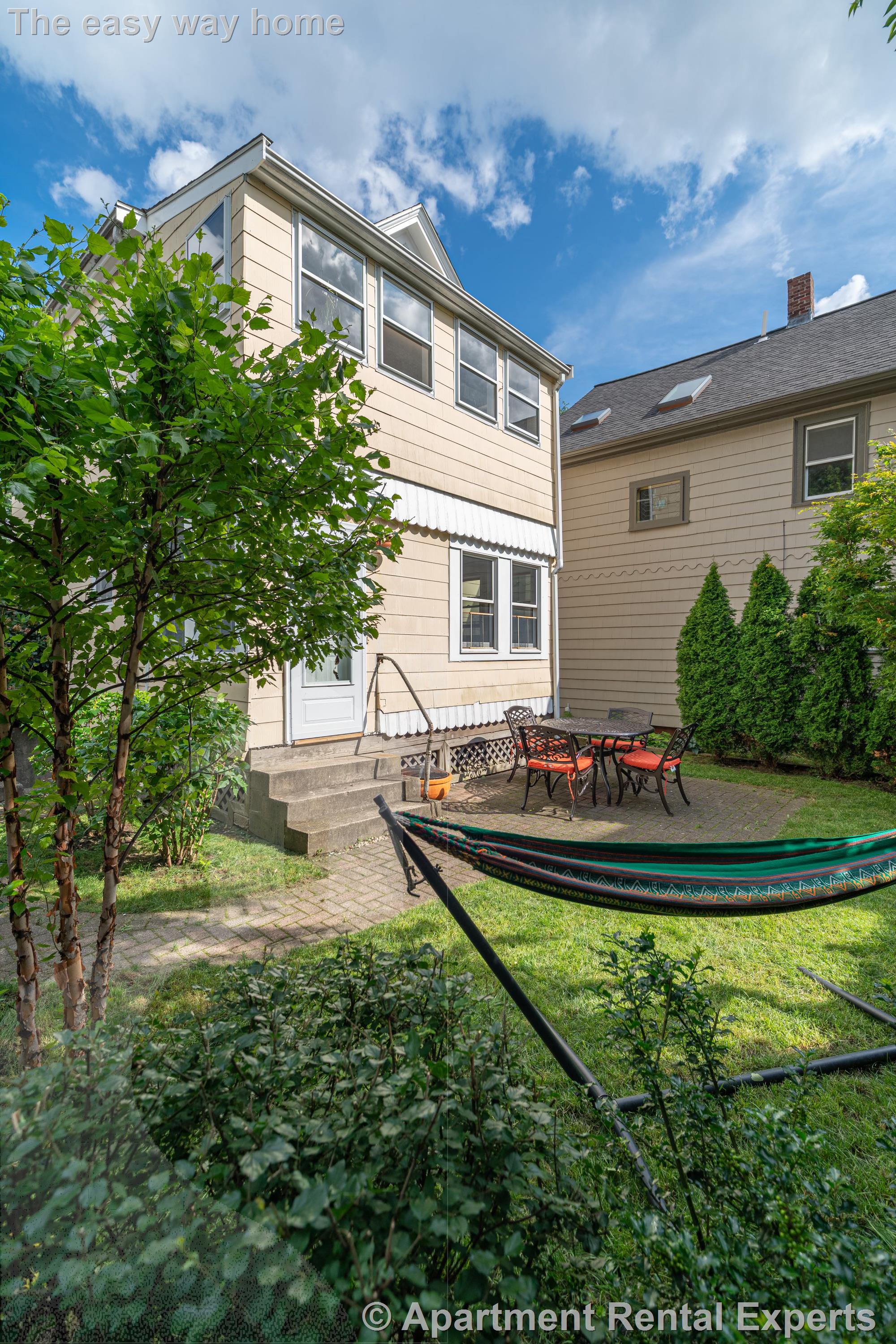 11 Hinckley St, Magoun Square