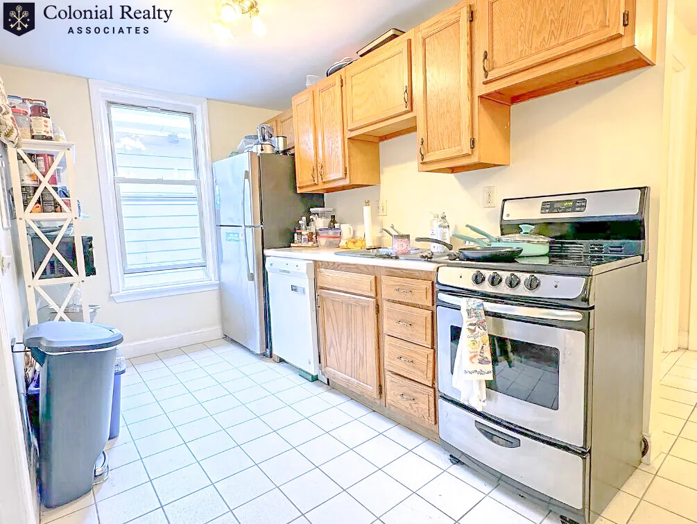 220 Freeman St, North Brookline