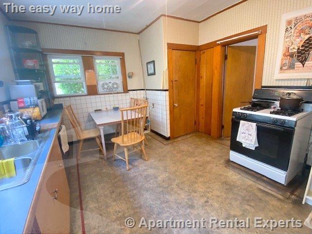 44 Paulina St, Davis Square