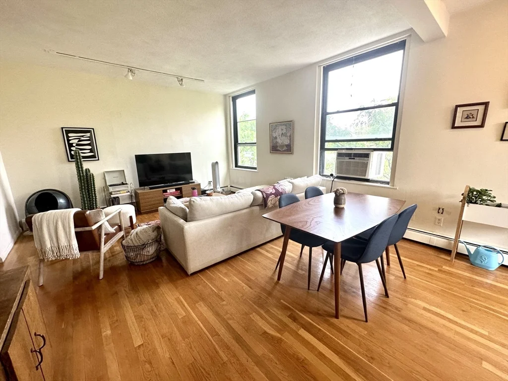 60 Charlesgate West, Back Bay
