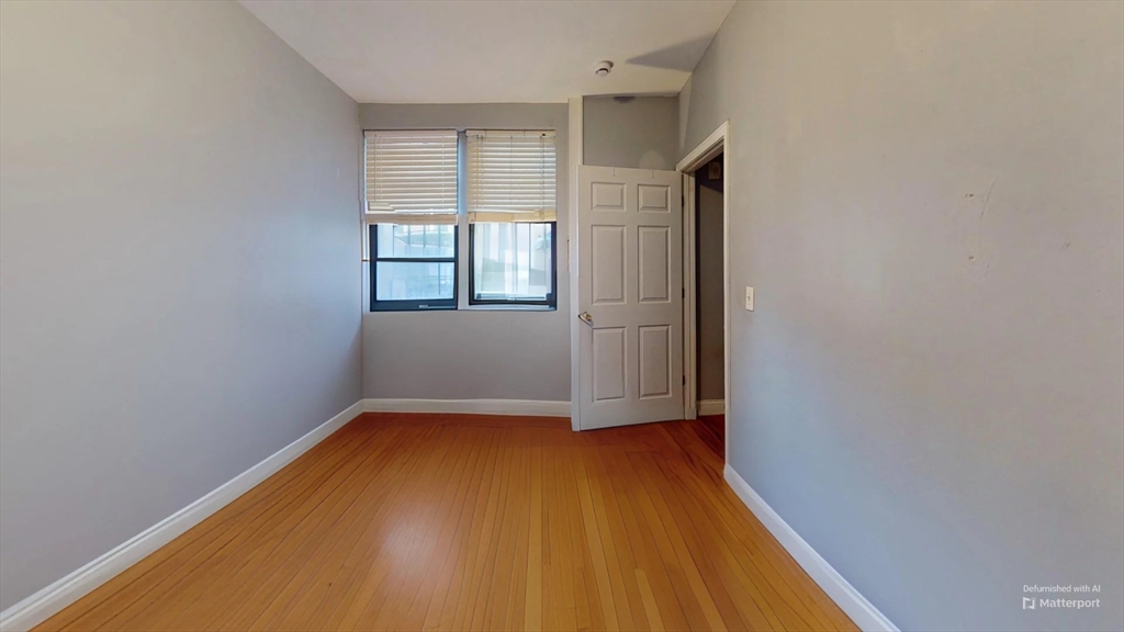 330 1/2 E St, South Boston