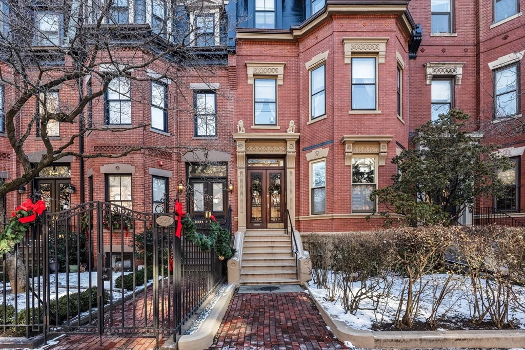 348 Marlborough St, Back Bay