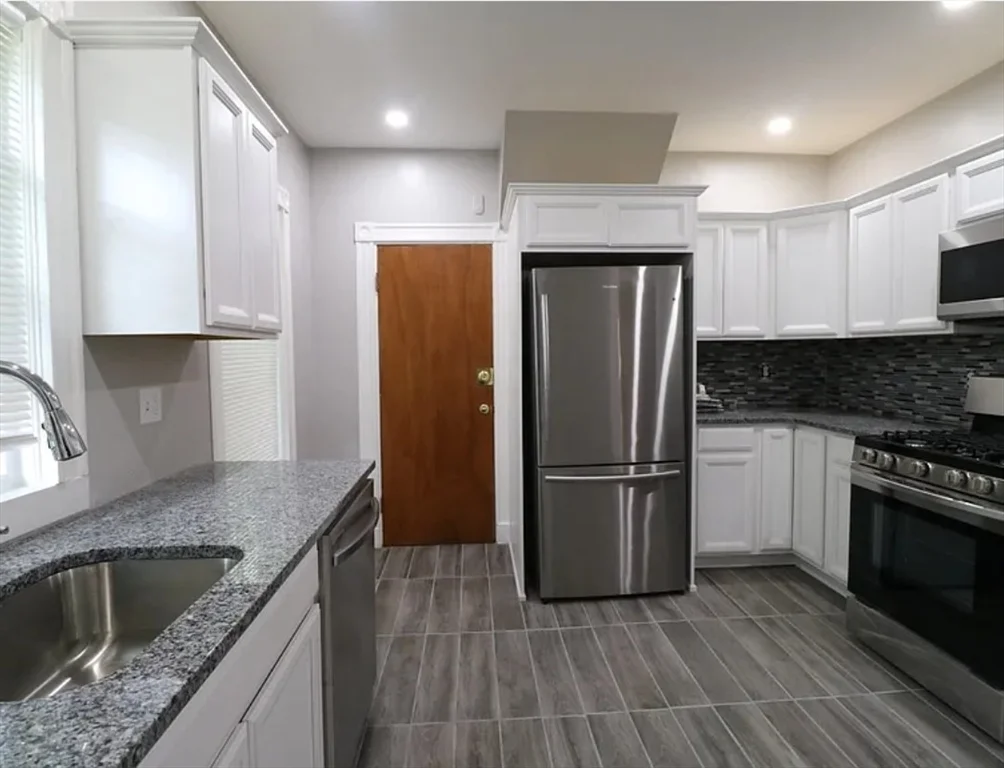 67 Tonawanda St, Dorchester