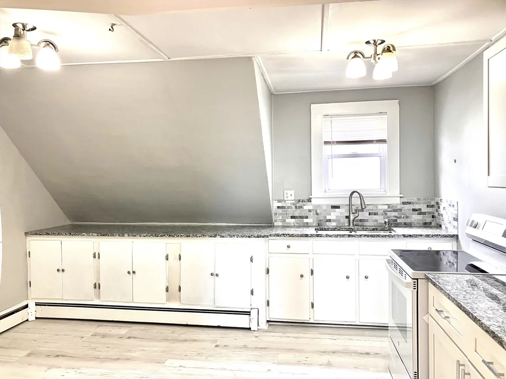 65 Kirtland, Lynn