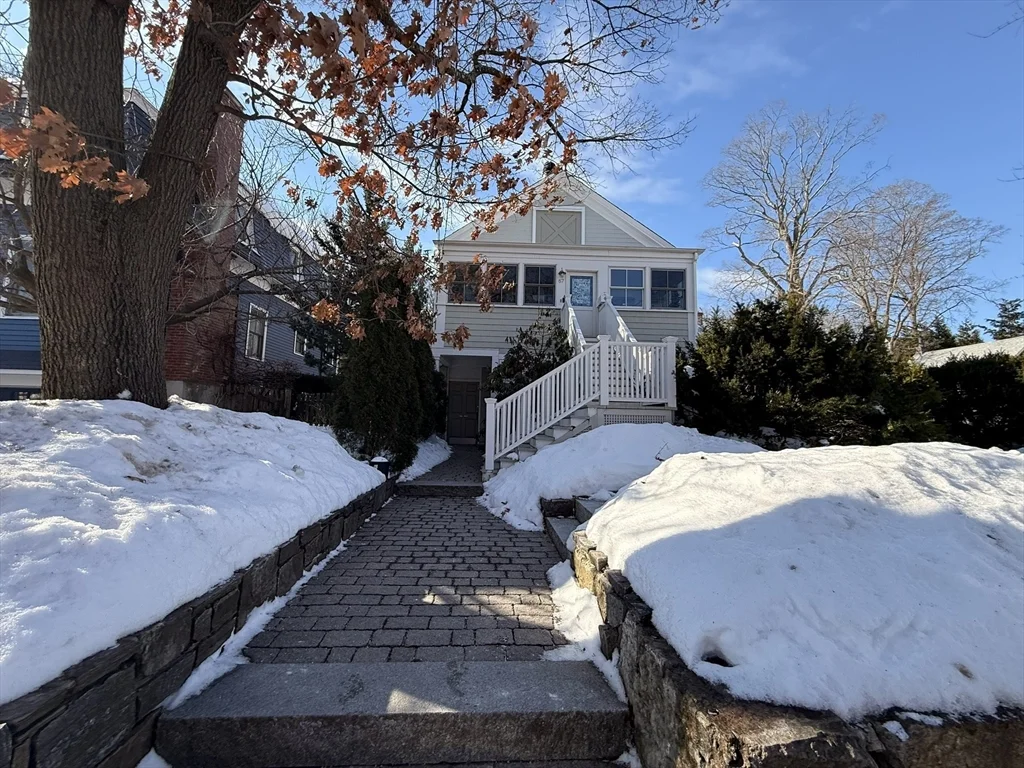 69 Seaverns Ave, Jamaica Plain