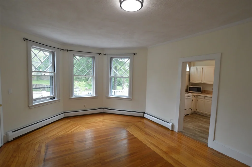 28 Columbus Ave, Beverly