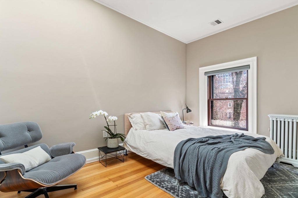 377 Commonwealth Ave, Back Bay