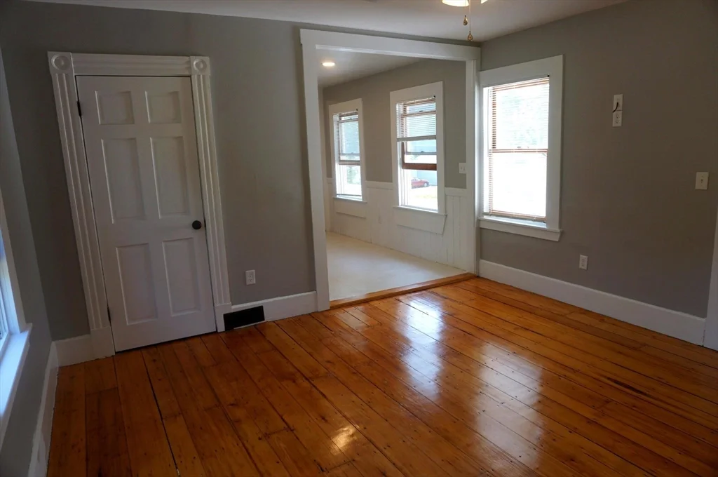 67 Mill St, Pepperell