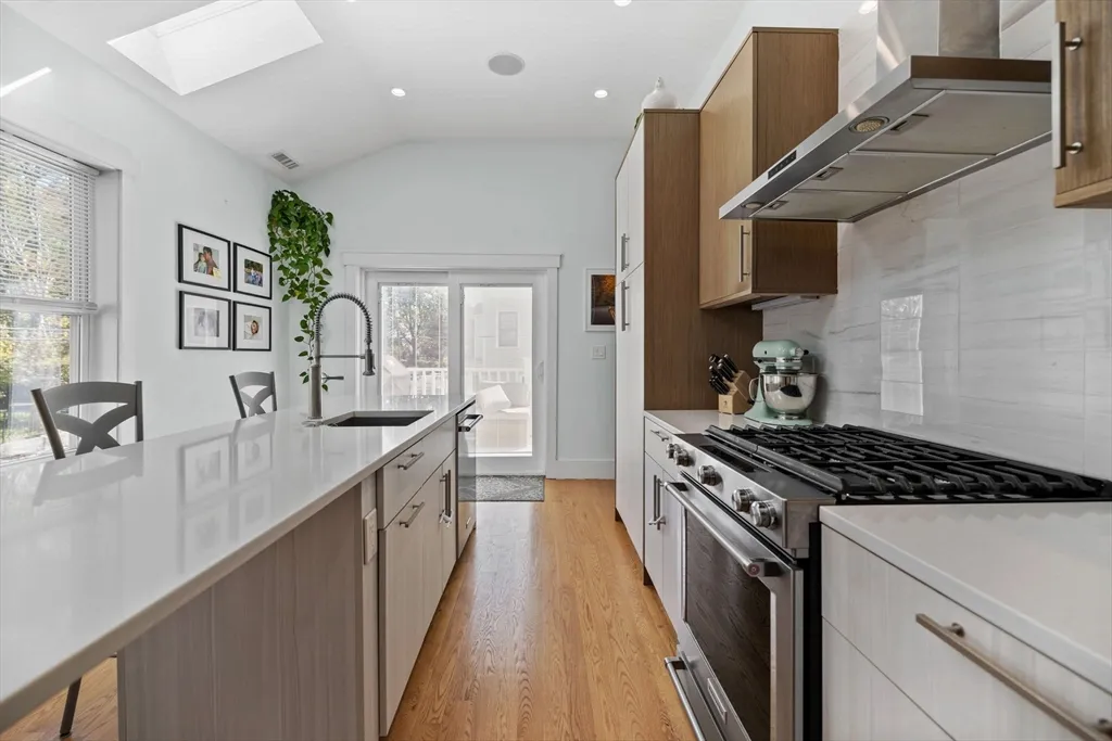 11 Ashland St, Dorchester