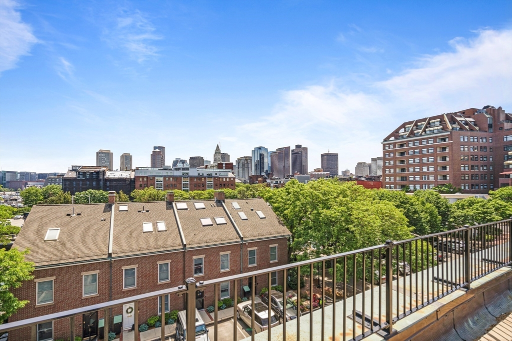 343 Commercial St, Waterfront