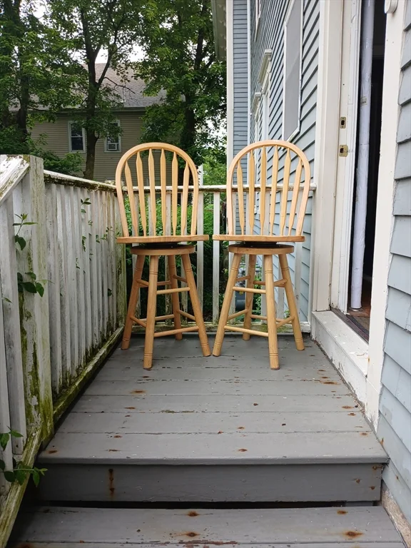293 Linden St, Fall River
