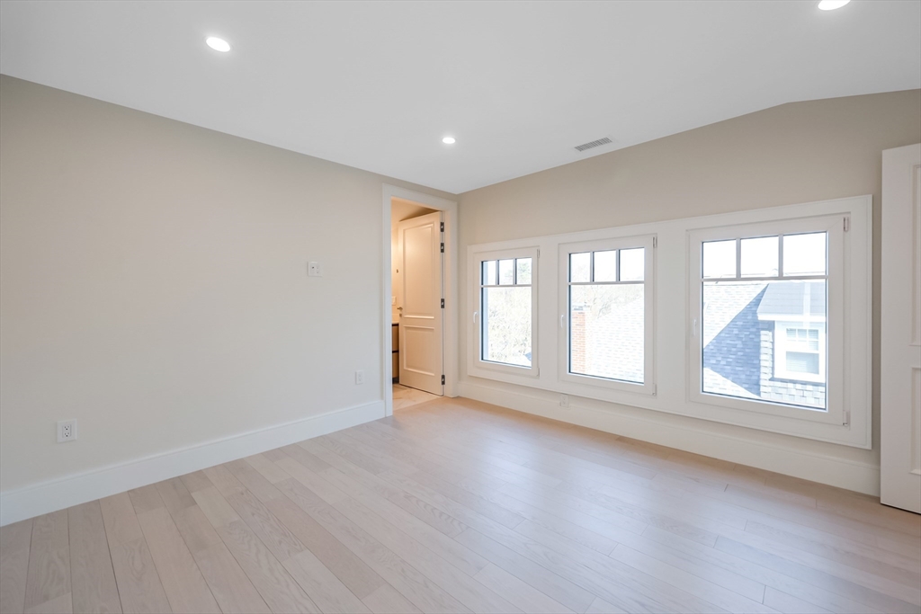 116 Columbia St, North Brookline