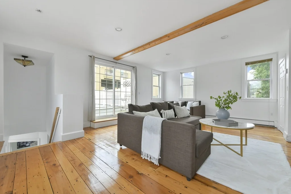 93 Dresser St, South Boston