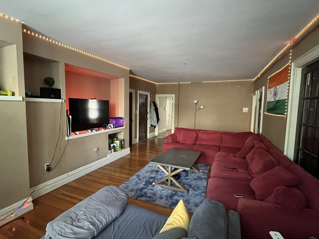 317 Saint Paul St, Brookline