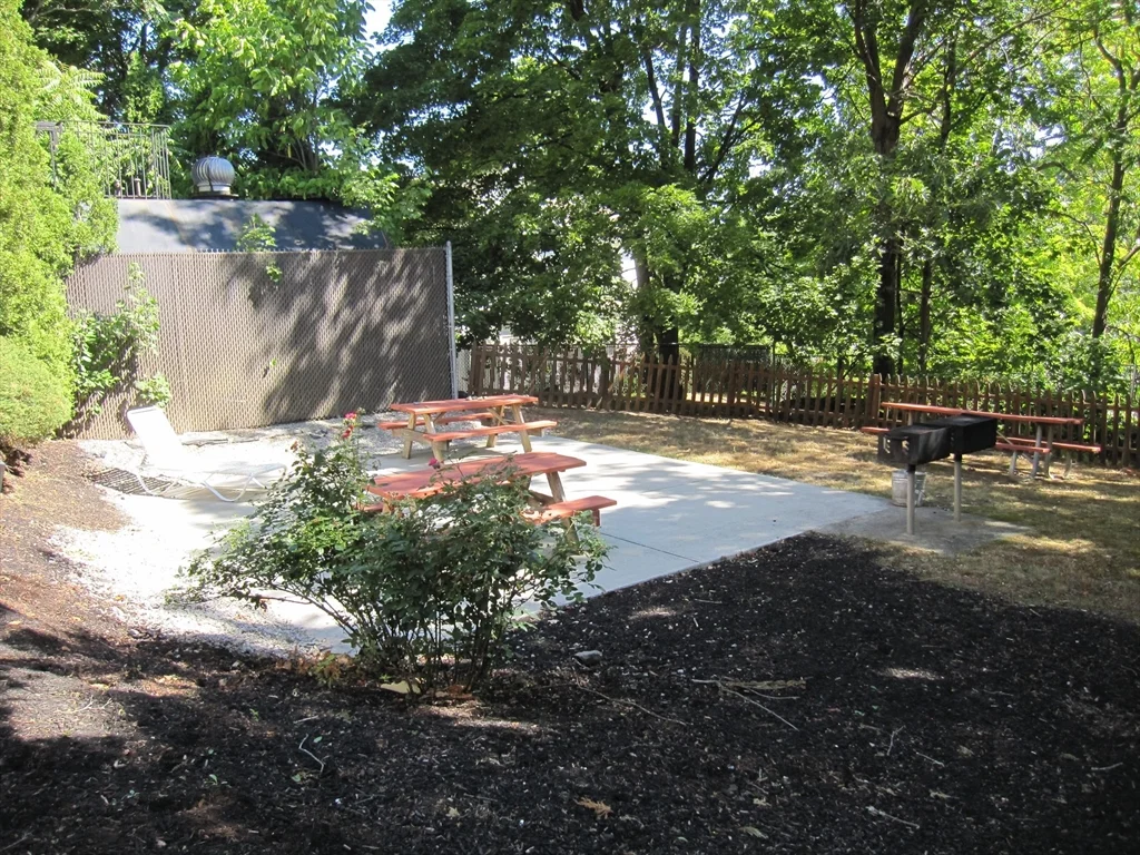 230 Willard St, Quincy