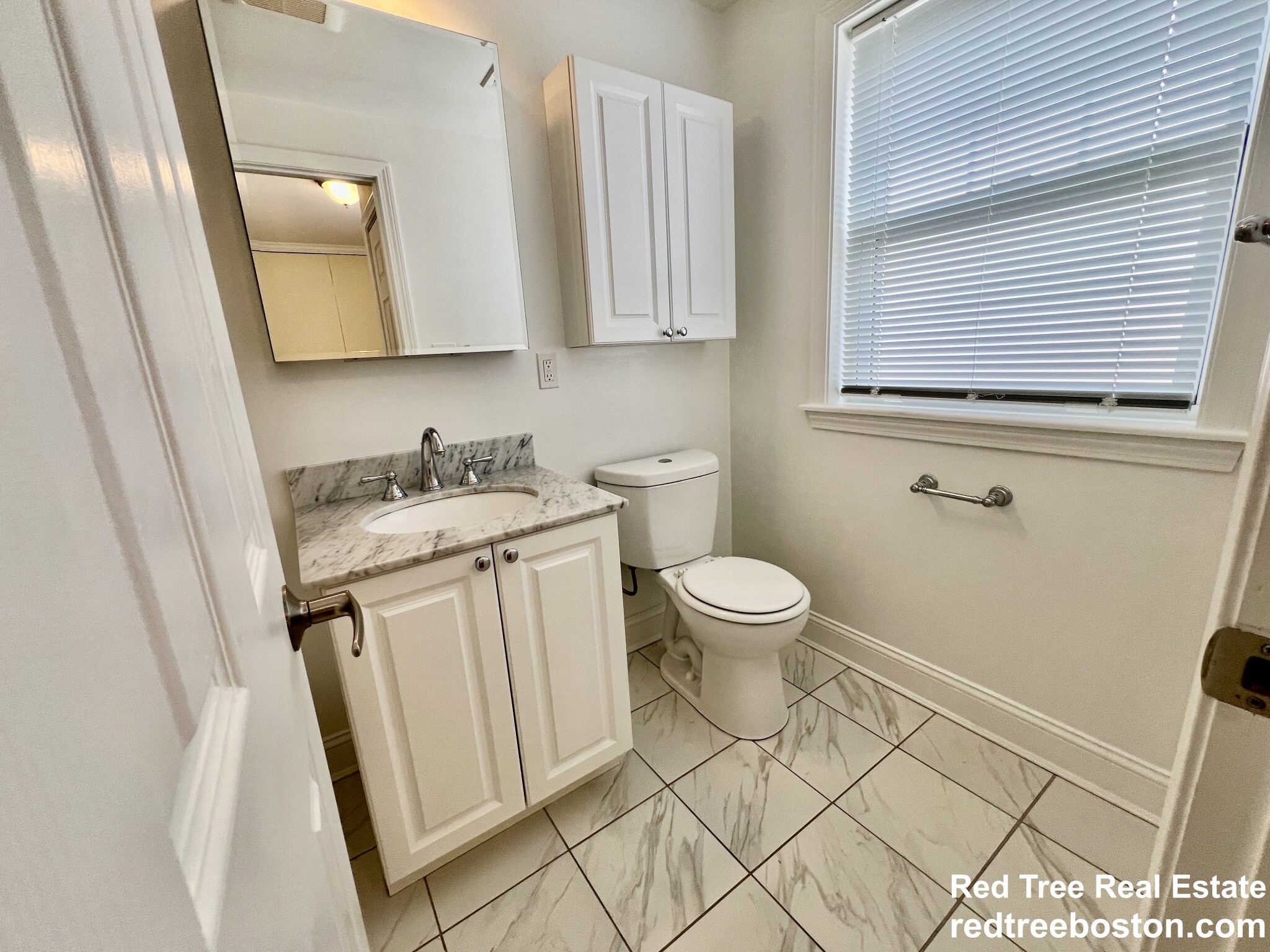 180 Thornton Rd, Chestnut Hill