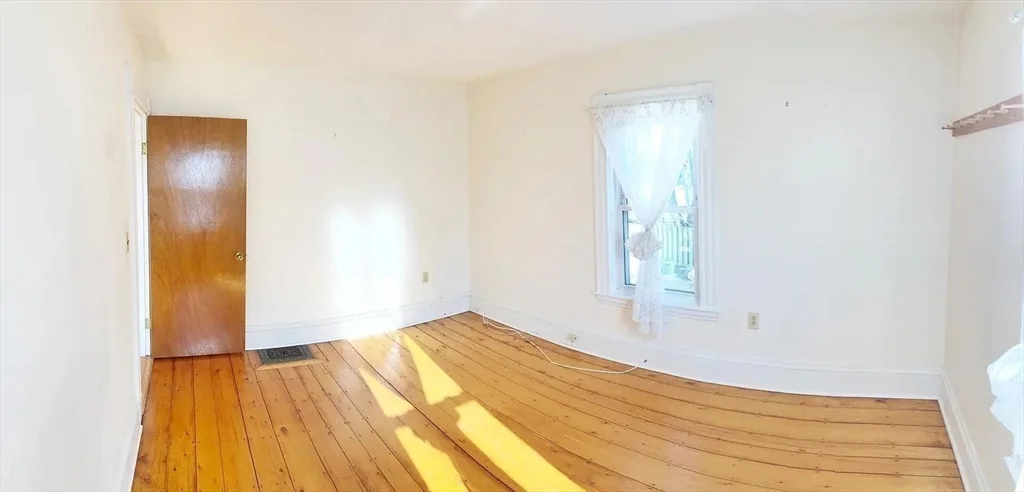 308 Belmont St, Quincy