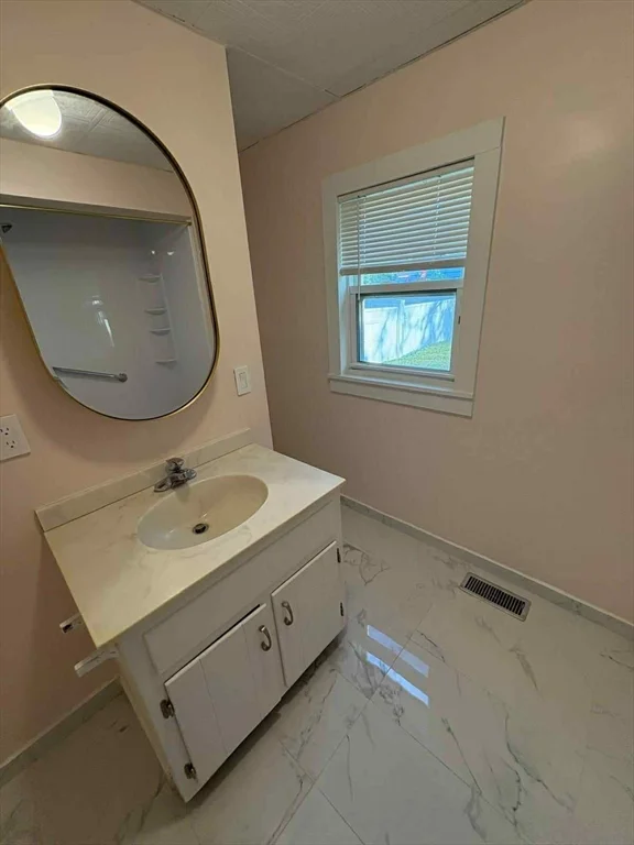 40 Green St, Milford