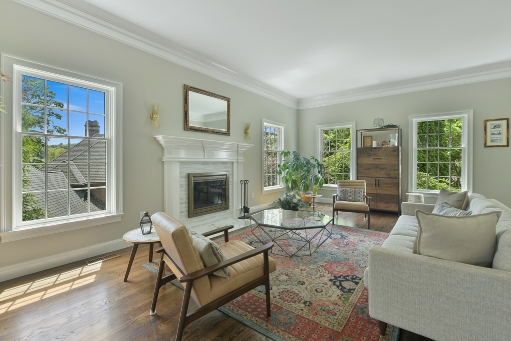 3 Wood Ln, Winchester