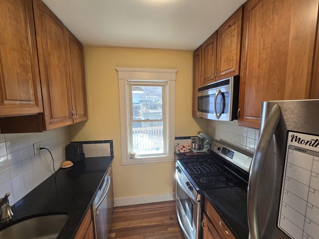 38 Hillside St, Mission Hill