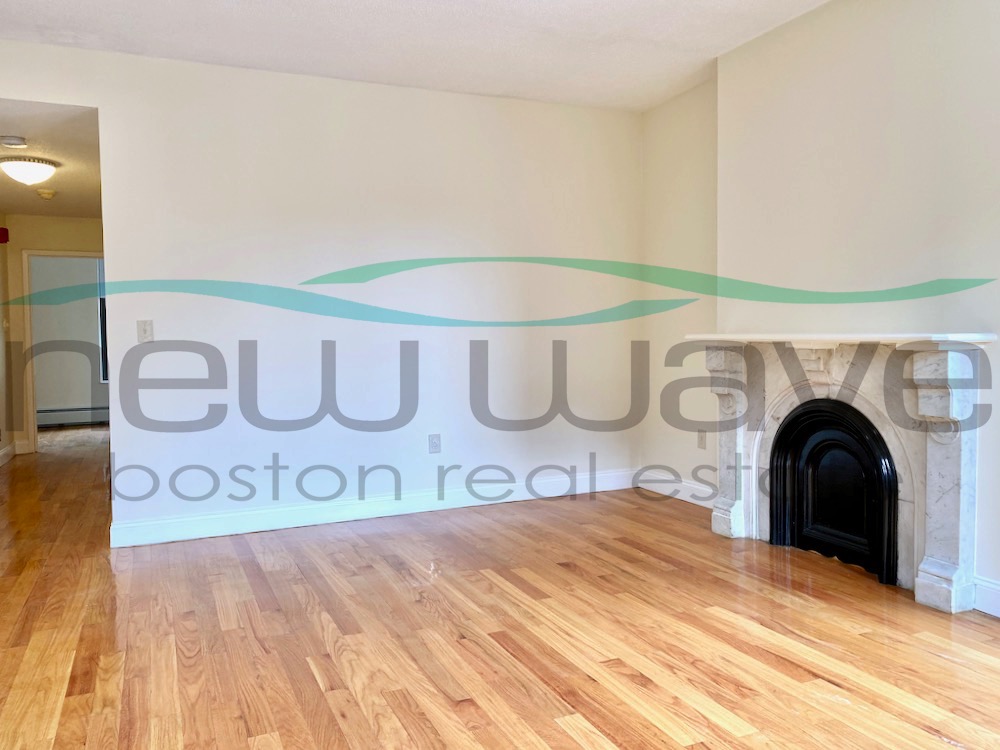 586 Massachusetts Ave, South End