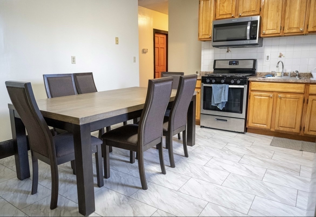 79 Heath St, Mission Hill