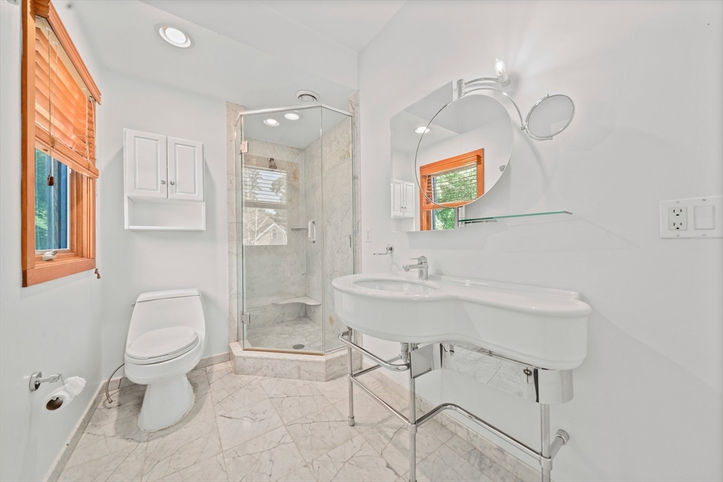 37 Harwich Rd, Newton