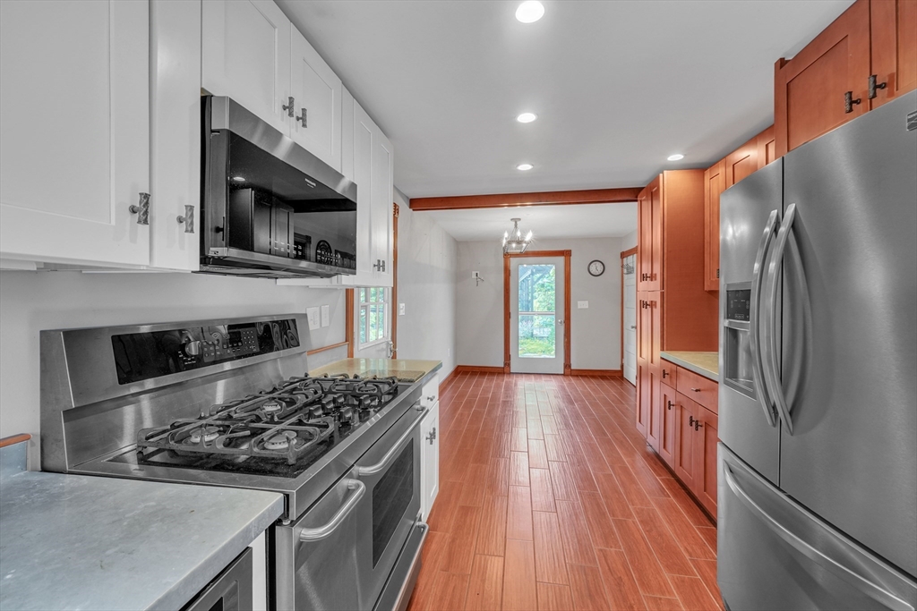 211 Mendon St, Hopedale