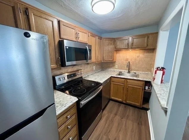 616 Boston Post Rd E, Marlborough