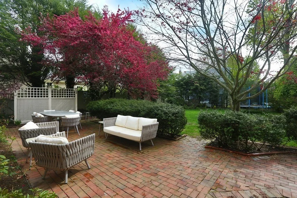 1010 Centre St, Newton Center