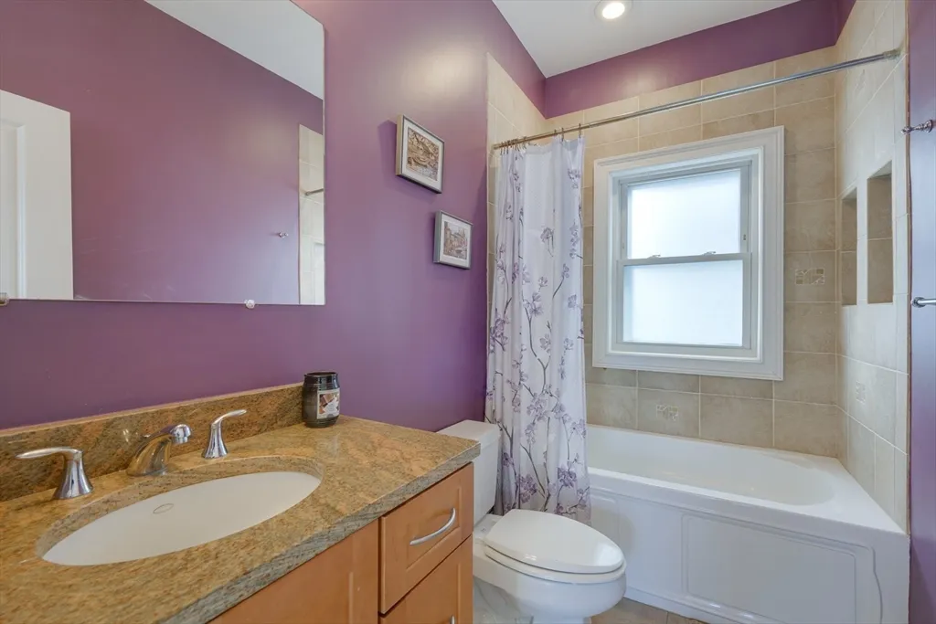 41 Farragut Rd, South Boston