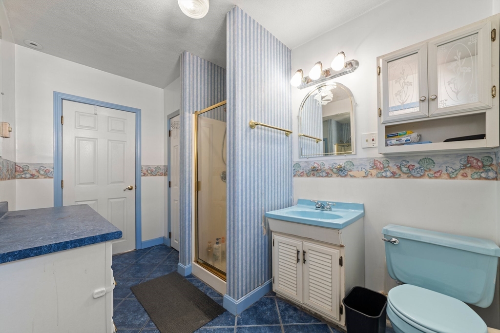 90 Florence St, Everett