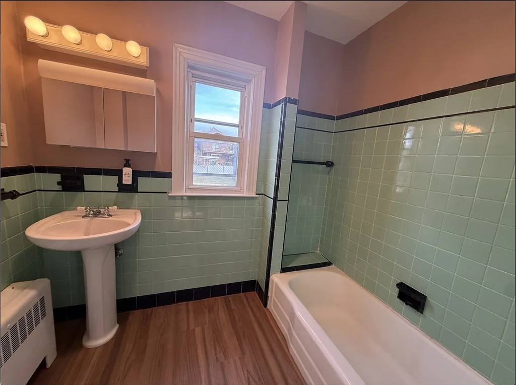 26 Lexington St, Everett