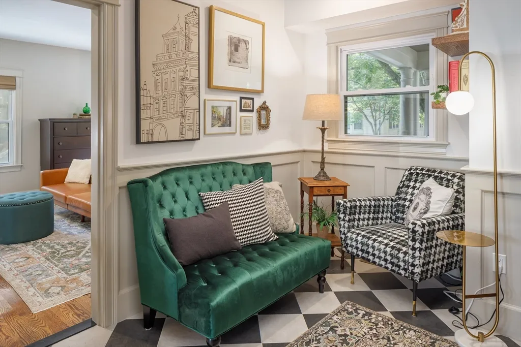 44 Winslow Rd, North Brookline