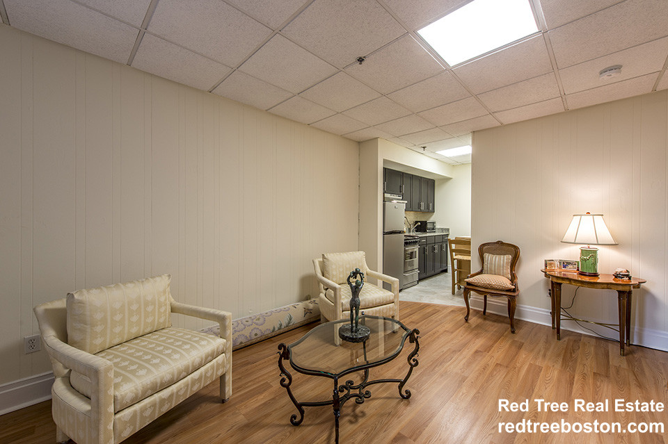 62 Boylston St, Midtown