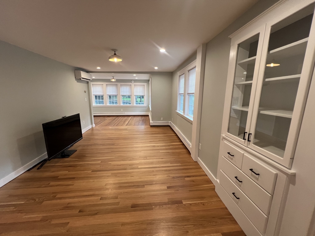 243 Dudley Rd, Bedford