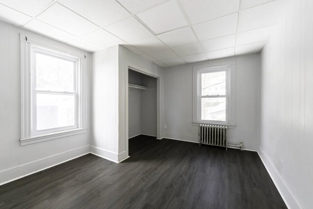 30 Chestnut St, Fitchburg